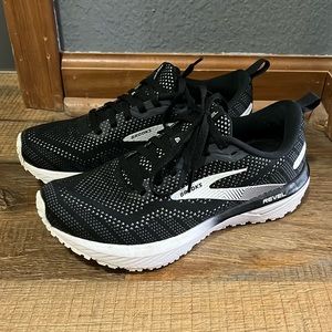 Brooks women’s shoes
